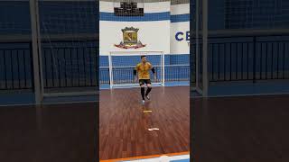 O goleiro que só dá rebote goleiro futsal futebol [upl. by Thorwald]