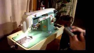 Beautiful Janome New Home Manual Zigzag Sewing Machine [upl. by Moran933]