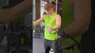 Ich fliege wie ein Pinguin fitness fitnessmotivation fyp fyy foryou viralvideo shorts [upl. by Nevear]