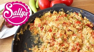 Menemen  türkisches Rührei  Eierspeise  vegetarisch  Sallys Welt [upl. by Aleirbag257]