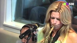 Radio 538 Candy Dulfer  Complic8ed Lives live bij Evers Staat Op [upl. by Garreth301]