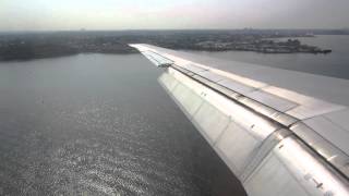 MD88 landing in new york laguardia airport LGA HD [upl. by Nickles]