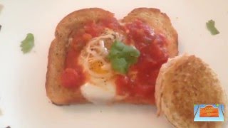 2 minute Breakfast Recipe Egg in the HoleToad in the Hole [upl. by Ozkum]