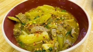 Somlor Machu Kreung Sach Ko Cambodian beef soup with celery សម្លម្ជូរ [upl. by Aleet789]