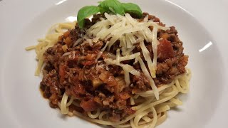 Bolognese Soße Rezept einfach erklärt [upl. by Ocire]