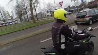 Motorrijles in Zwolle Ik heb veel gezien onderweg maar dit nog NOOIT verkeersdeelname [upl. by Diana]