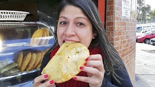 EMPANADA VENEZOLANA VS EMPANADA ECUATORIANA [upl. by Arakat550]