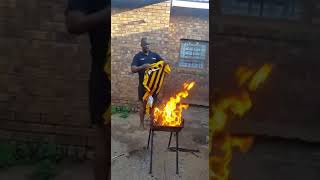 Chiefs fans burning kaizer chiefs jersey [upl. by Strickland]