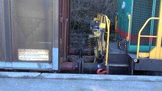 LOCOMOTORE DIESEL DA MANOVRA CON CARRI MERCI  STAZIONE DI CUNEO 22  2  2014 [upl. by Hayward]