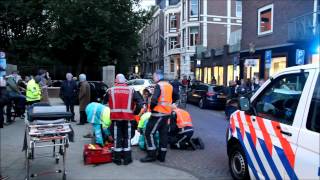 Mannen vluchten weg na ongeval in de van Baerlestraat  Vossiusstraat in Amsterdam [upl. by Leif]