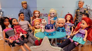 Elsas Birthday  Elsa amp Anna toddlers have fun  guest friends  gifts  cake party [upl. by Beaner]