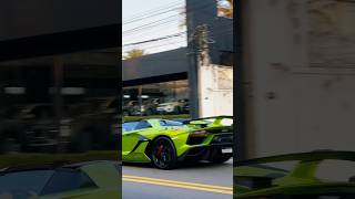 AVENTADOR SVJ ROADSTER ACELERANDO [upl. by Akirdnuhs]