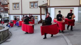 Botzerössli Trömmelibuebe und Trömmelimeedle in Appenzell [upl. by Ellene]