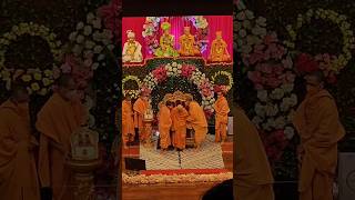 Lakh Lakh Vandan Swami Ne shortsvideo short shorts ytshorts youtubeshort mahantswamimaharaj [upl. by Cassidy]