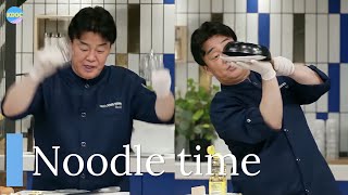 Paiks class Jongwon Paik will show you how to make a Janchi Guksu in 3 minutes  KDOC [upl. by Meeharb]