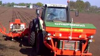 fendt 716 van jansen wijhe aan het mais zaaien [upl. by Annelak]