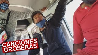 Poniendo canciones Graciosas dentro de una Combi BROMA [upl. by Alet]