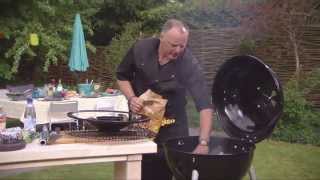 BBQvideo Een houtskoolBBQ aansteken [upl. by Hans3]