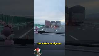 ¿Por que estos camiones ocupan los 3 carriles trucks trailers camioneros camiones camion [upl. by Nosreh622]