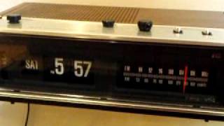 Panasonic Flip Alarm Clock Radio RC7053 [upl. by Milak]