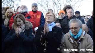 Esorcismo Durante Apparizione 2 Gennaio 2017 a Medjugorje [upl. by Aneleasor190]