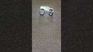 Arrma Gorgon tire ballooning on 3S shorts rccar [upl. by Ellennoj]