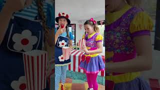 Payasitas infantiles yYoutubers De Tenerife payasos cantajuego tenerife dulcylín risy [upl. by Asenej]