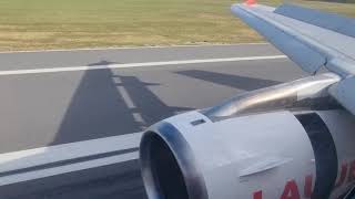 Approach landing and full taxi at VIE Vienna Schwechat Airport onboard Lauda A320  landung in Wien [upl. by Britta]