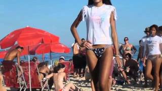 Desfile de modelos da Cidade de Deus na praia de Ipanema divulga Rio20 [upl. by Ahsimal195]