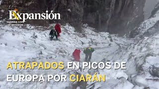 Rescatan a un padre y su hijo de 14 años tras quedar atrapados en Picos de Europa [upl. by Tanner]