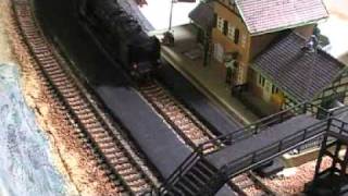 Trains miniatures  230G120 Fleischmann Loksound  040DE401 Roco [upl. by Reviere]