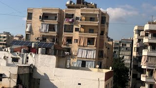 Vue de Beyrouth après que des avions israéliens ont franchi le mur du son  AFP Images [upl. by Betteann]