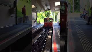 Die Zahnrad Dolderbahn kommt bei der Station Römerhof an [upl. by Ardnoyek50]