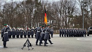 Truppenfahne des Wachbataillons Marsch aus der Zeit Friedrichs des Großen  Bundeswehr Gelöbnis [upl. by Ferwerda]