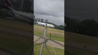 BUENOS AIRES  AEROPARQUE UN AVION DESPEGA [upl. by Ainecey]