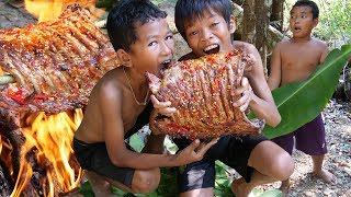 Survival in the rainforest  Cooking pork rib and eating delicious [upl. by Barayon]