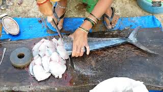 surmai fish cutting at Malvan Fish auction  Malvan  Sindhudurg [upl. by Airdna213]