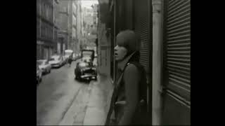 Françoise Hardy  Tous les garçons et les filles FRENCH LYRICS  ENGLISH AND GREEK TRANSLATION [upl. by Nauqed]