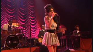 Amy Winehouse  Me amp Mr Jones  Live HD [upl. by Markowitz98]