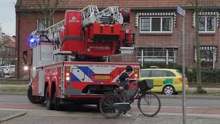 Bijna aanrijding met fietser Brandweer en politie met spoed naar een brand in Zwijndrecht [upl. by Reitrac]