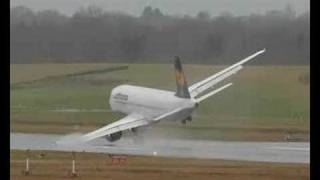 Wingstrike pictures A320 Lufthansa in Hamburg [upl. by Aserehc]