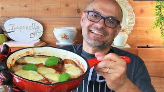 PARMIGIANA DI MELANZANE FURBA SENZA FRIGGERE E SENZA FORNO non chiamatela parmigiana di melanzane [upl. by Ailem363]