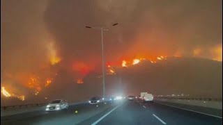 Impressionante incendio sulle colline attorno a Valparaiso in Cile un muro di fuoco visibile [upl. by Mehcanem]