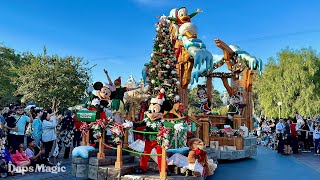 A Christmas Fantasy Parade First Performance  Holidays at Disneyland Resort 2023 4K [upl. by Kuo]