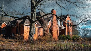 ABANDONED Millionaires Tennessee Mansion [upl. by Ardnuas]