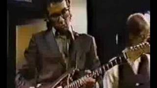 Elvis Costello  I Dont Want To Go To Chelsea  Live [upl. by Rozelle21]