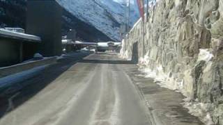 Fahrt mit dem Postbus Einfahrt in Saas Fee [upl. by Llenrev109]