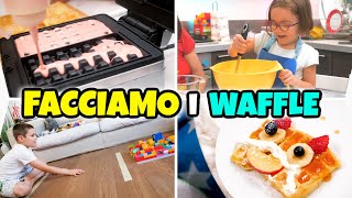 FACCIAMO I WAFFLE ROSA e DIVERTENTI Ricetta Facile e Gioco in Famiglia [upl. by Areemas]