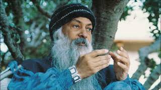 जब जाना है एक यात्रा पर एक मंजिल पर यहाँ वहाँ झाक्ना मत बढ़ना मत  Osho Pravachan [upl. by Adnimra303]