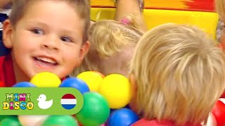 DEZE VUIST OP DEZE VUIST  FRAGMENT  Kinderliedjes  Kinderdagverblijf  Minidisco [upl. by Briggs]